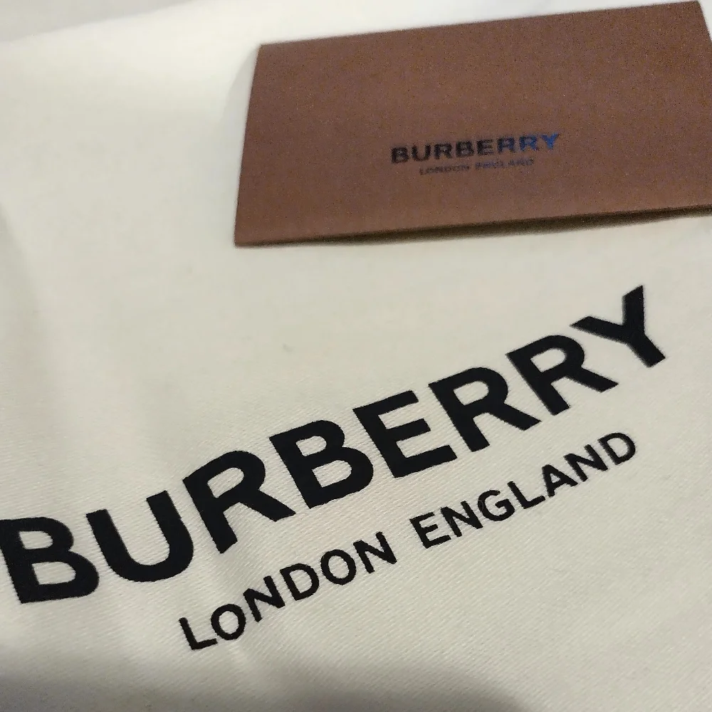 Burberry Arthur M Story Trainers - Picture 16 of 16